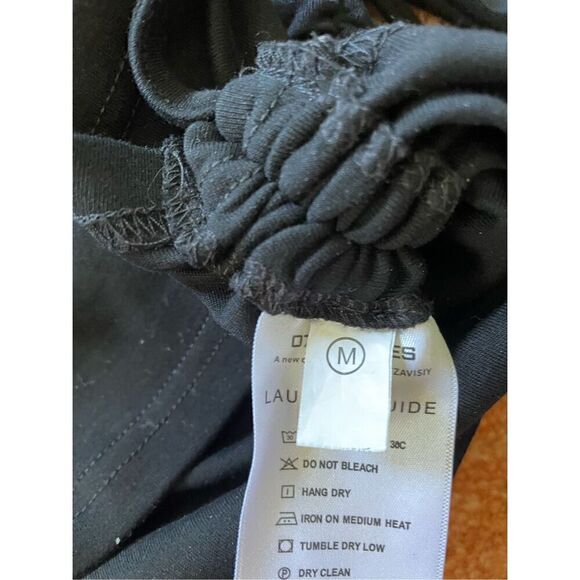 2 cropped black top - Picture 6 of 7